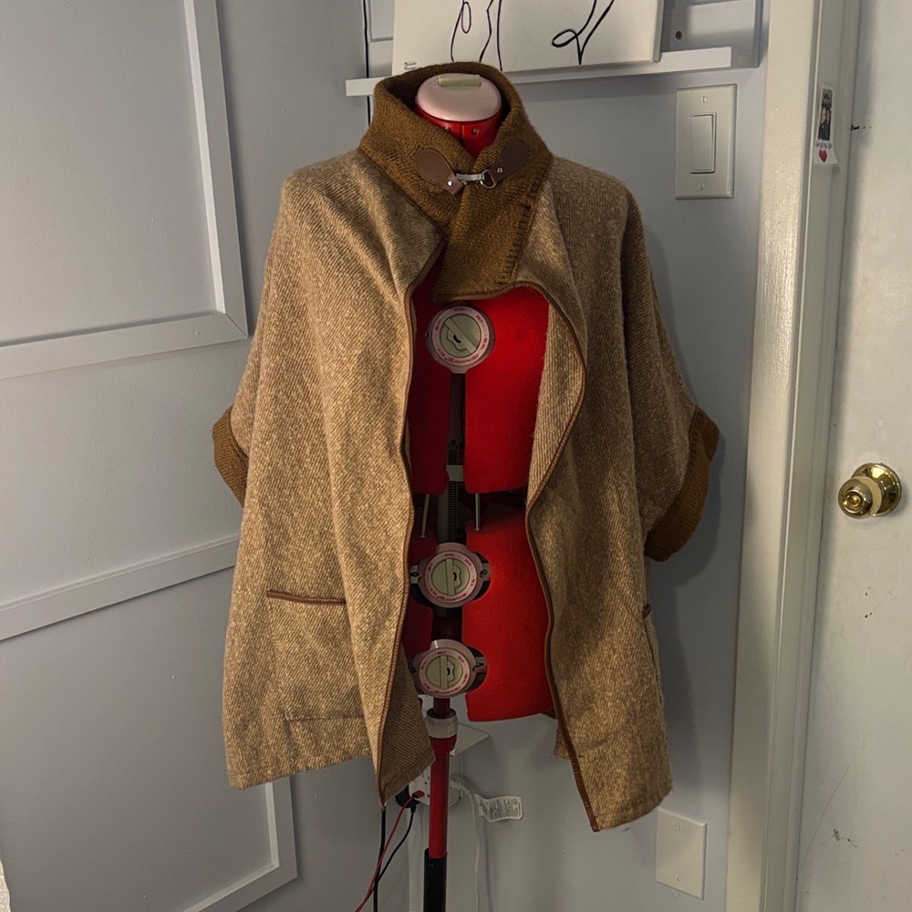 Anne Klein Camel Brown Short Wool-Blend Cape